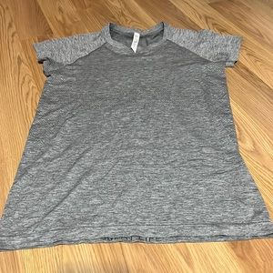 LuLu Swiftly Tech Size 8